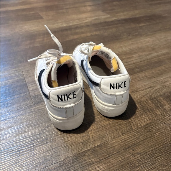 Nike women’s platform blazers - Picture 5 of 7